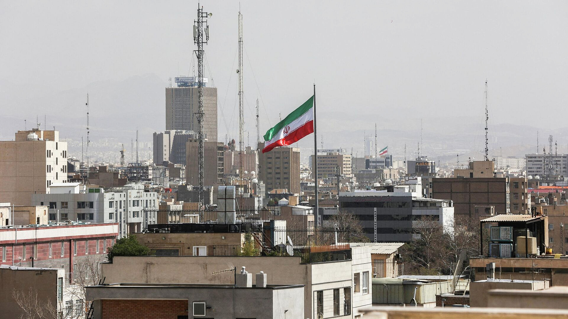 Ирану сейчас не нужны ракетные атаки на цели США и Израиля, считает политик