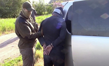 ФСБ показала задержание за госизмену жителя Запорожской области