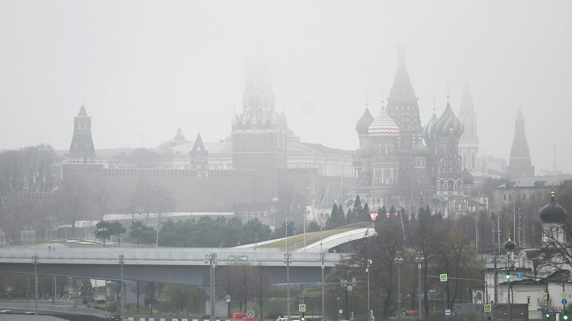 Синоптик объяснила, почему на Москву опустился туман