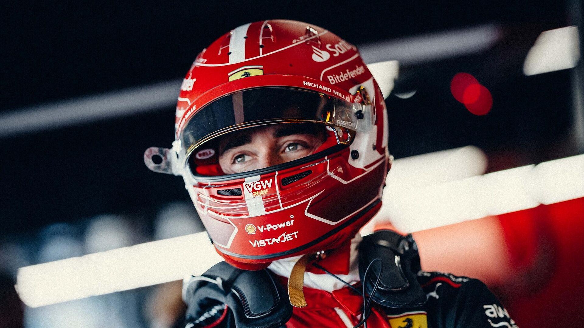 Пилот "Феррари" показал лучшее время на предсезонных тестах "Формулы-1"