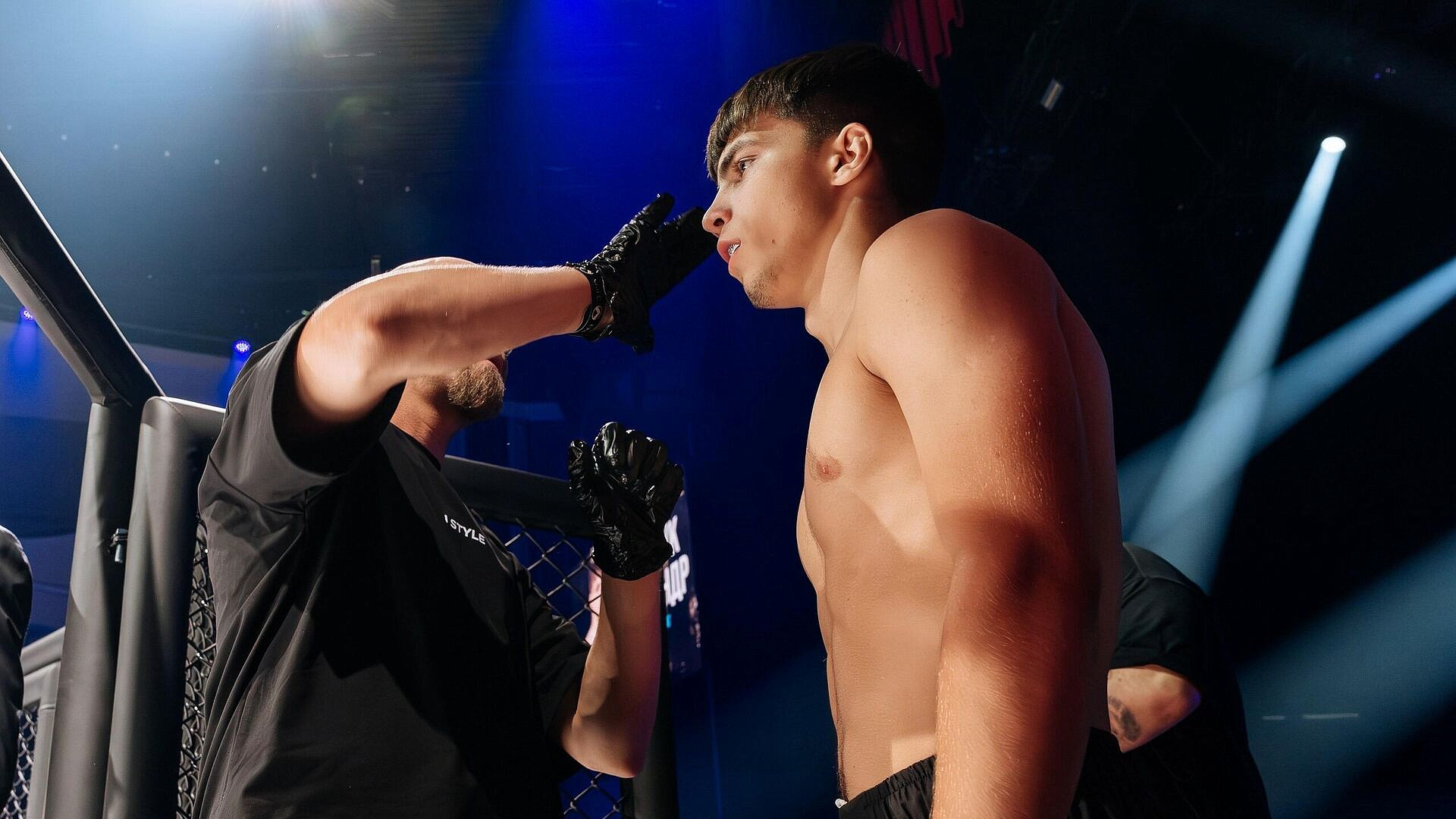 Российский боец получил жуткую травму, делая сальто назад после победы