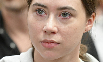 Суд назначил блогеру Митрошиной испытательный срок