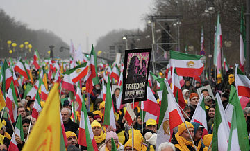 В Берлине тысячи человек собрались на демонстрацию в поддержку иранцев