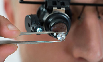 Эксперт прокомментировал запрет на импорт непромышленных алмазов в Японию