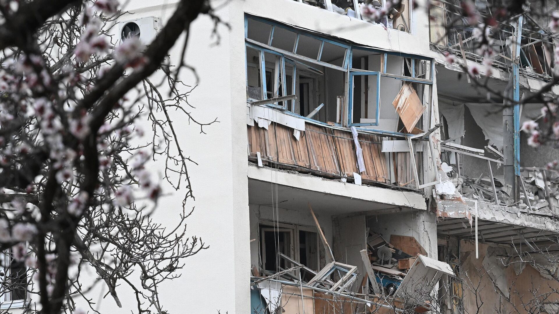Взрыв в жилом доме в Севастополе произошел на первом этаже