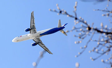 Отечественный авиапарк надо пополнять российскими самолетами, заявил Путин