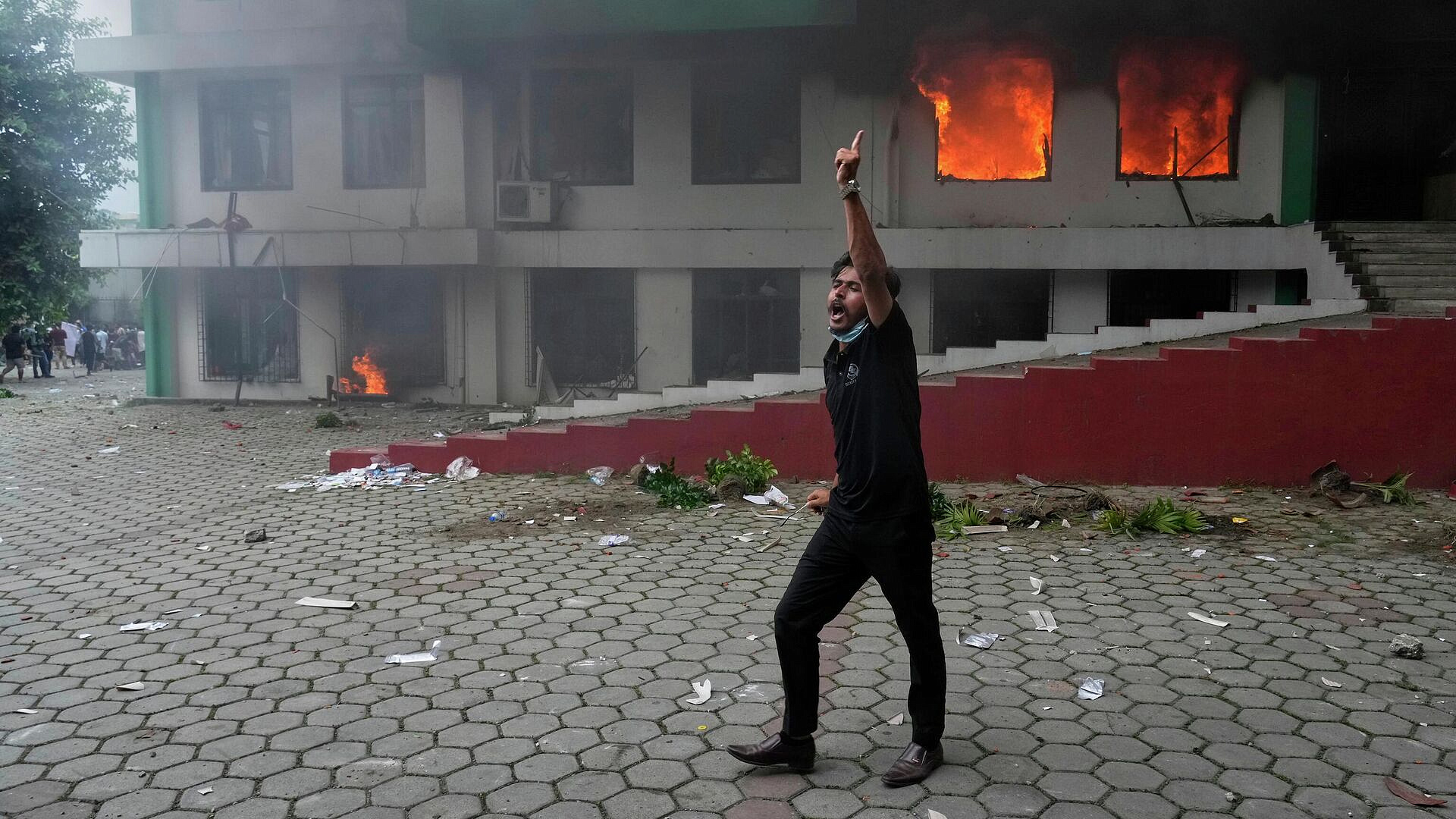 Очевидица предположила, когда прекратятся беспорядки в Непале