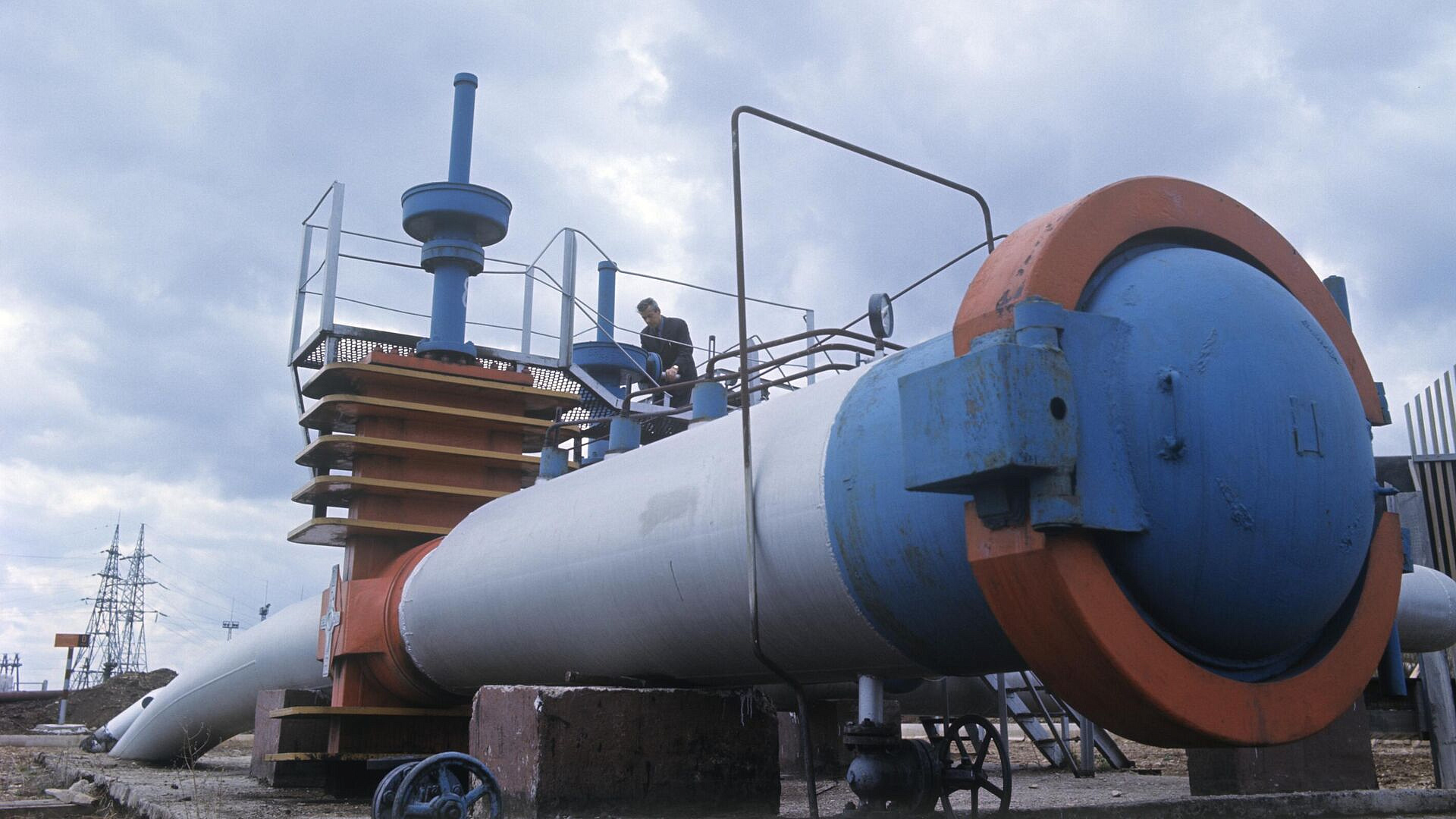 Венгрия и Словакия выступают за продолжение поставок нефти из России