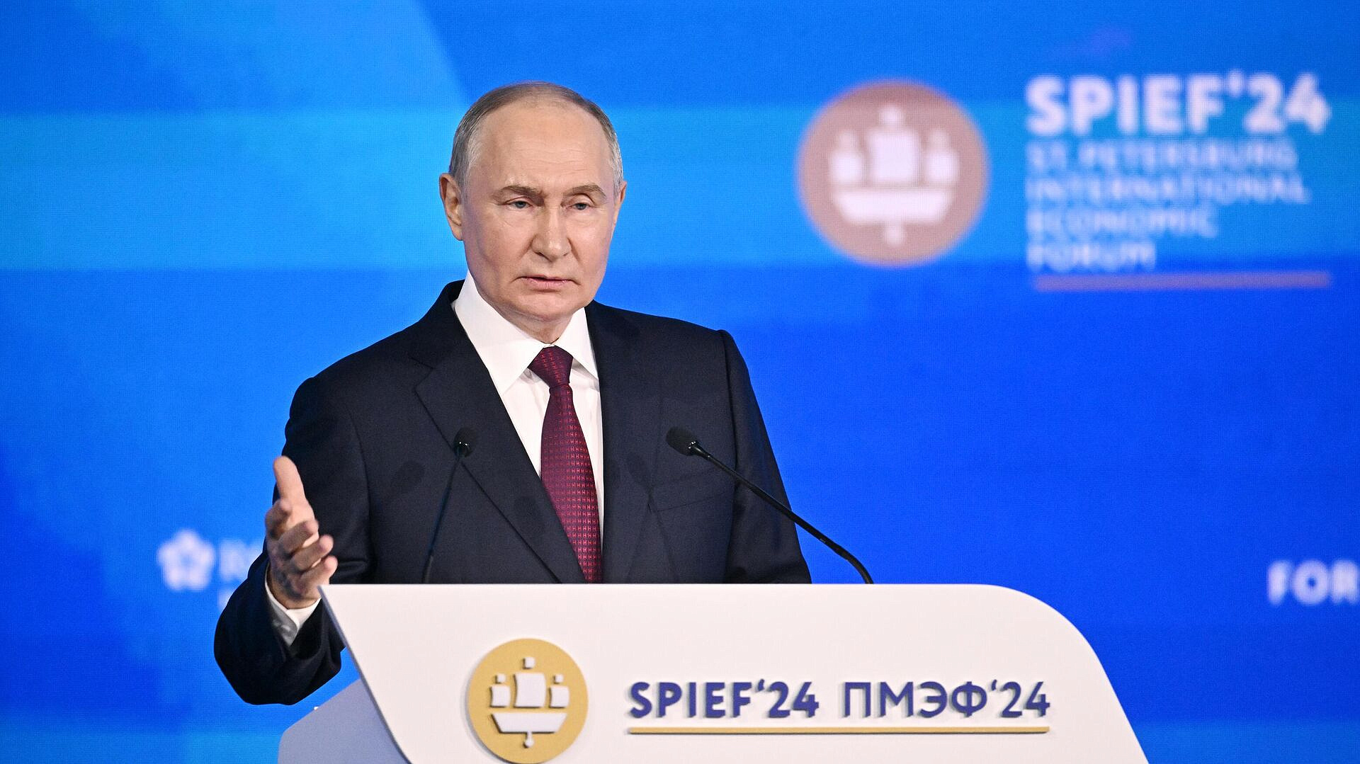 Индексация пенсий работающим будет происходить каждый год, заявил Путин