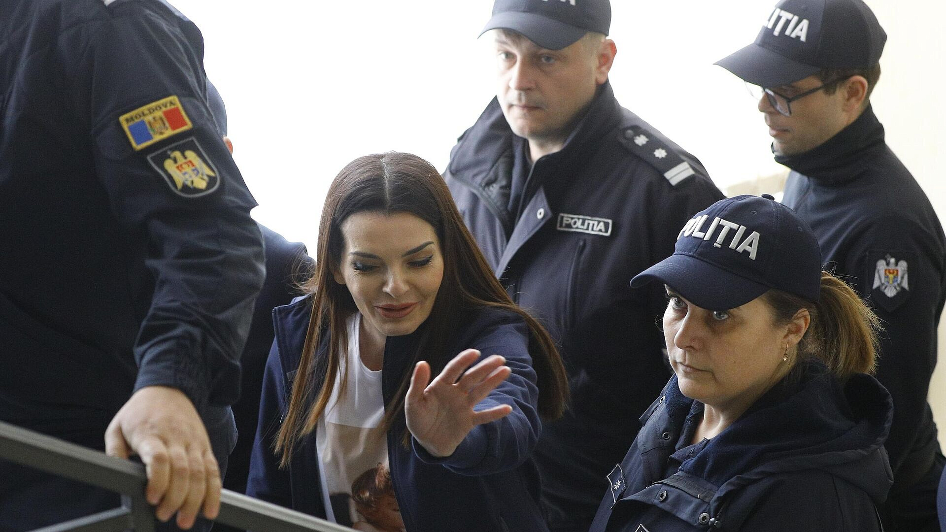 В парламенте Молдавии осудили обвинения против Гуцул