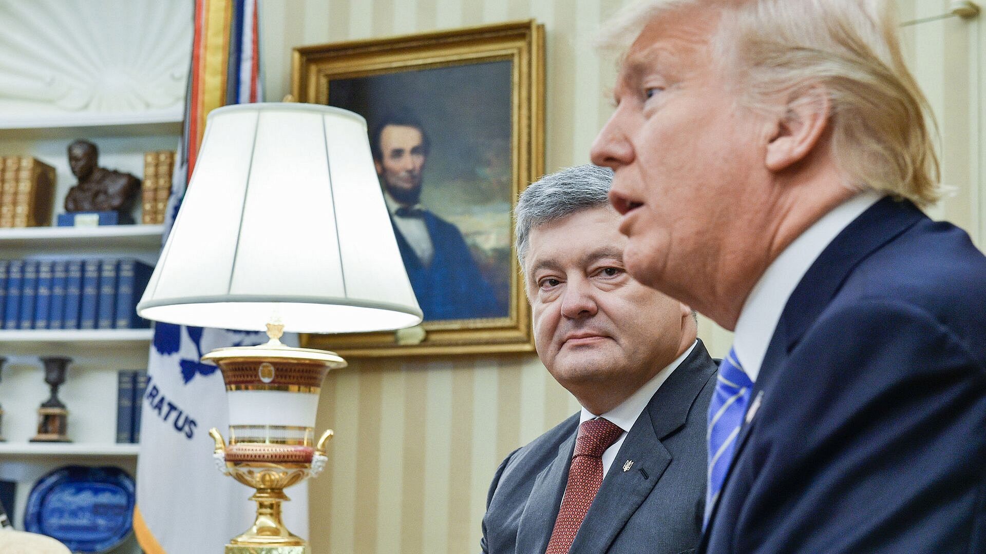 Трамп спрашивал у Порошенко* о принадлежности Крыма, пишет NYT
