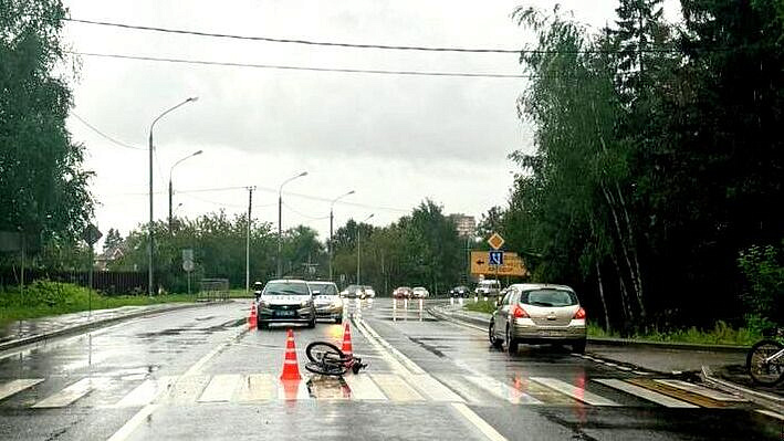 В Подмосковье легковушка сбила девочку на велосипеде 