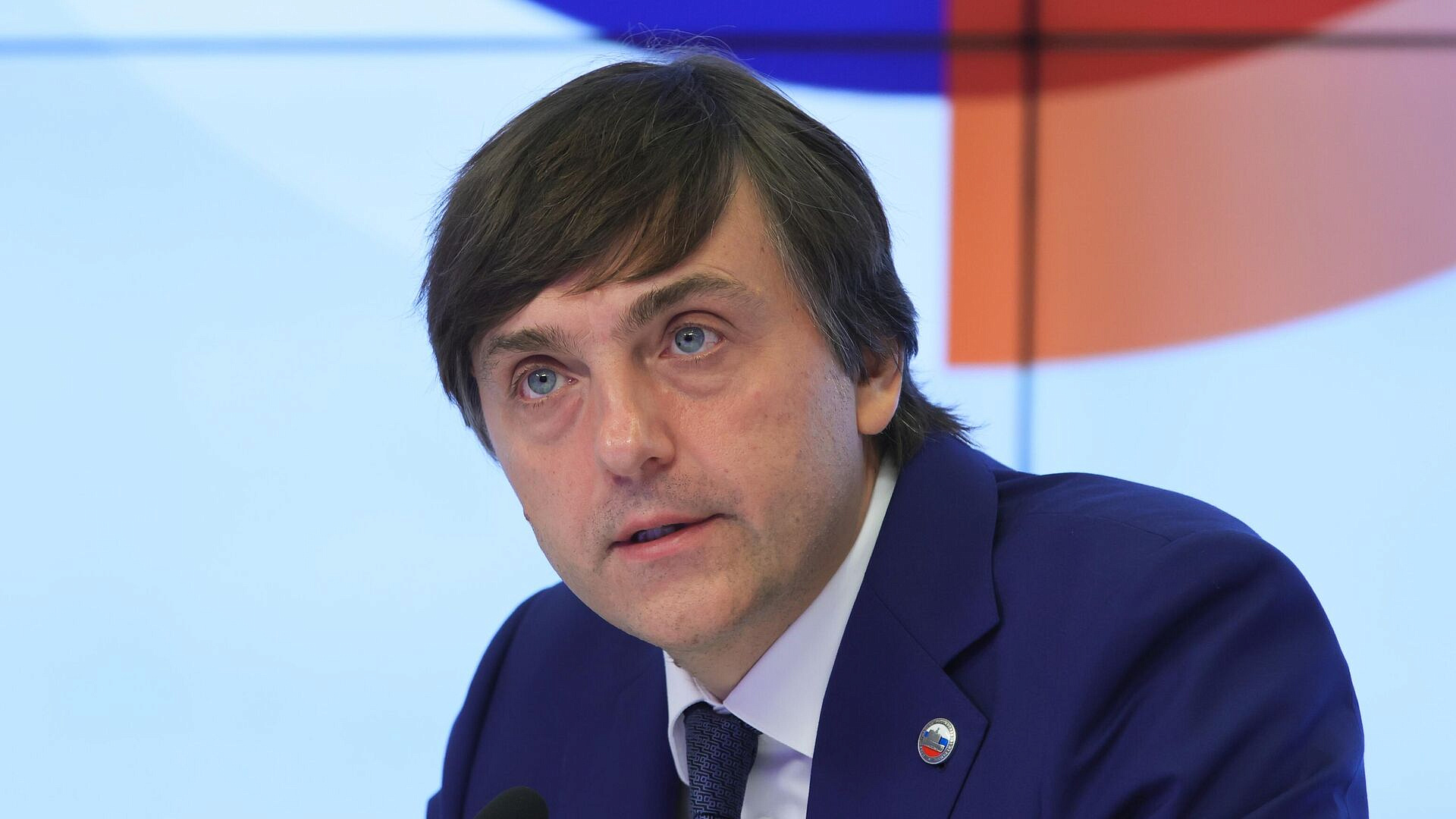 Кравцов прокомментировал введение санкций ЕС против детских лагерей