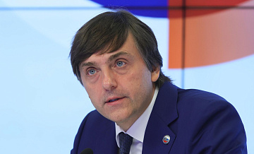 Кравцов прокомментировал введение санкций ЕС против детских лагерей
