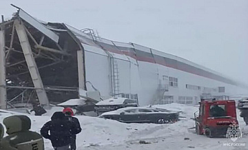 Под завалами после обрушения крыши липецкого завода еще остаются люди
