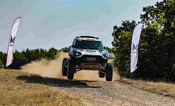 Кротов и Жильцов стали 21-ми на шестом этапе "Дакара" 