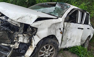 При опрокидывании автомобиля в Приморье пострадали пять человек