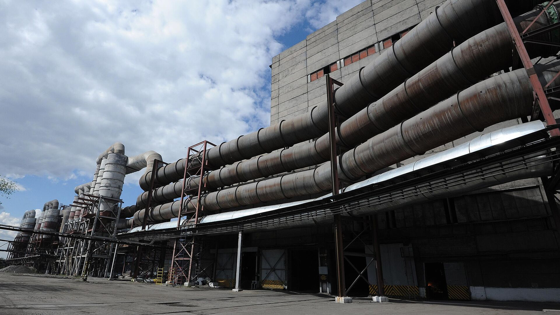 Владельцы ЧЭМК не смогли оспорить национализацию заводов группы