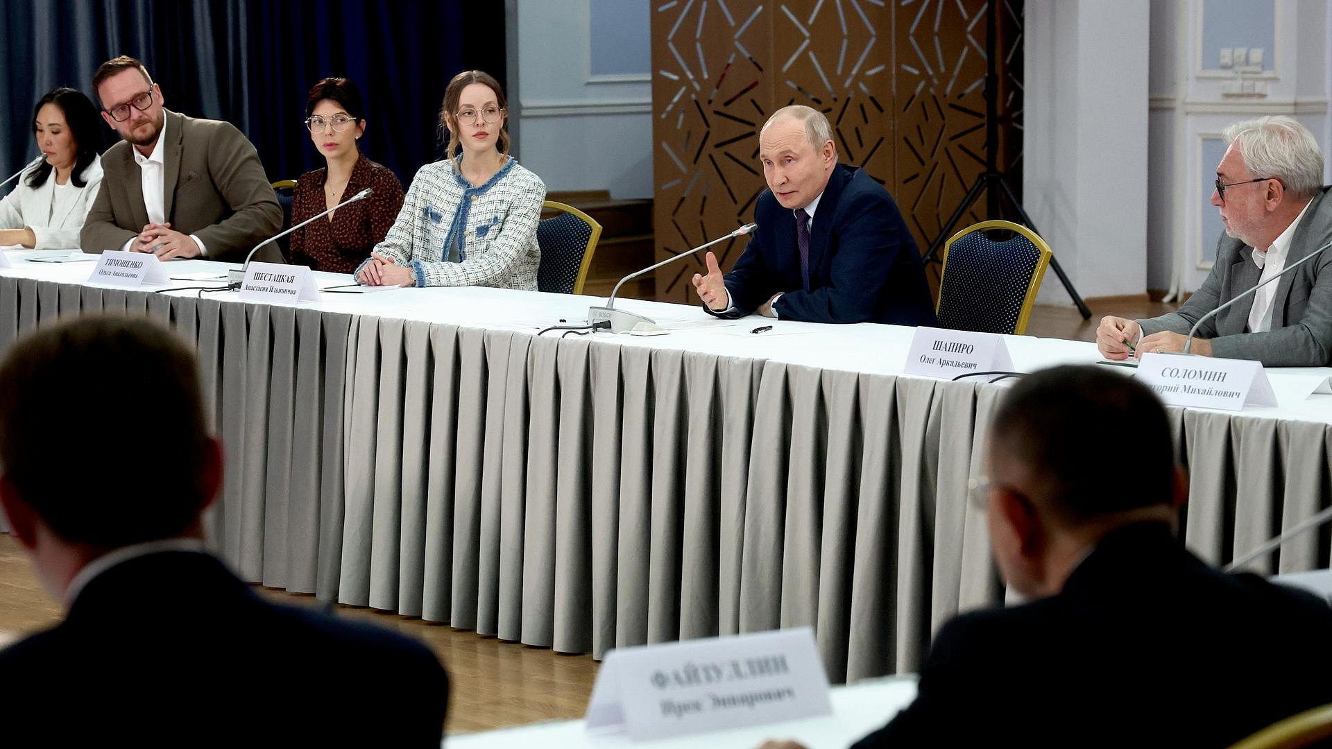 Путин согласен дополнить нормативную базу для развития креативных кластеров