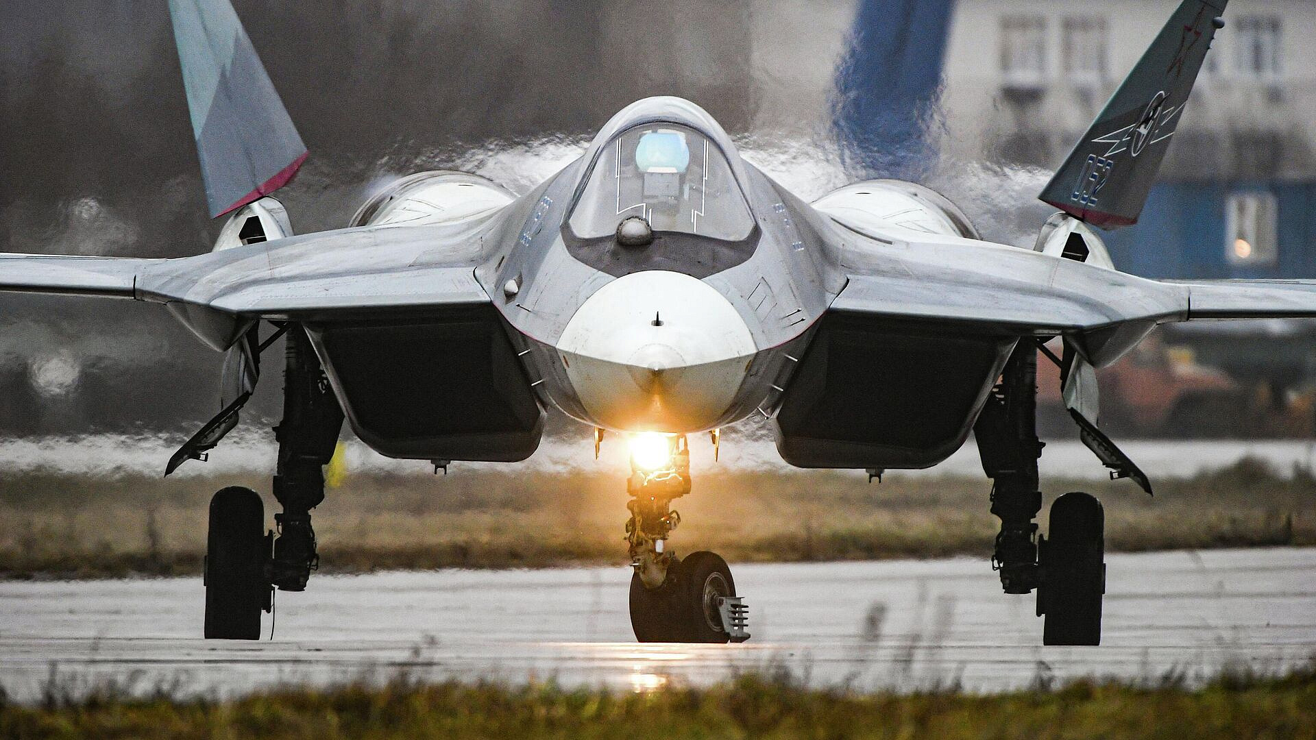 Двухместный Су-57 будет обладать возможностями самолета боевого управления