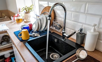 Эксперт по ЖКХ рассказал, как экономить воду