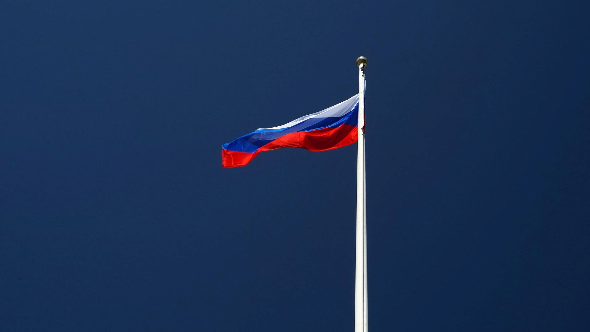 Молодые россияне рассказали, что для них значит флаг страны