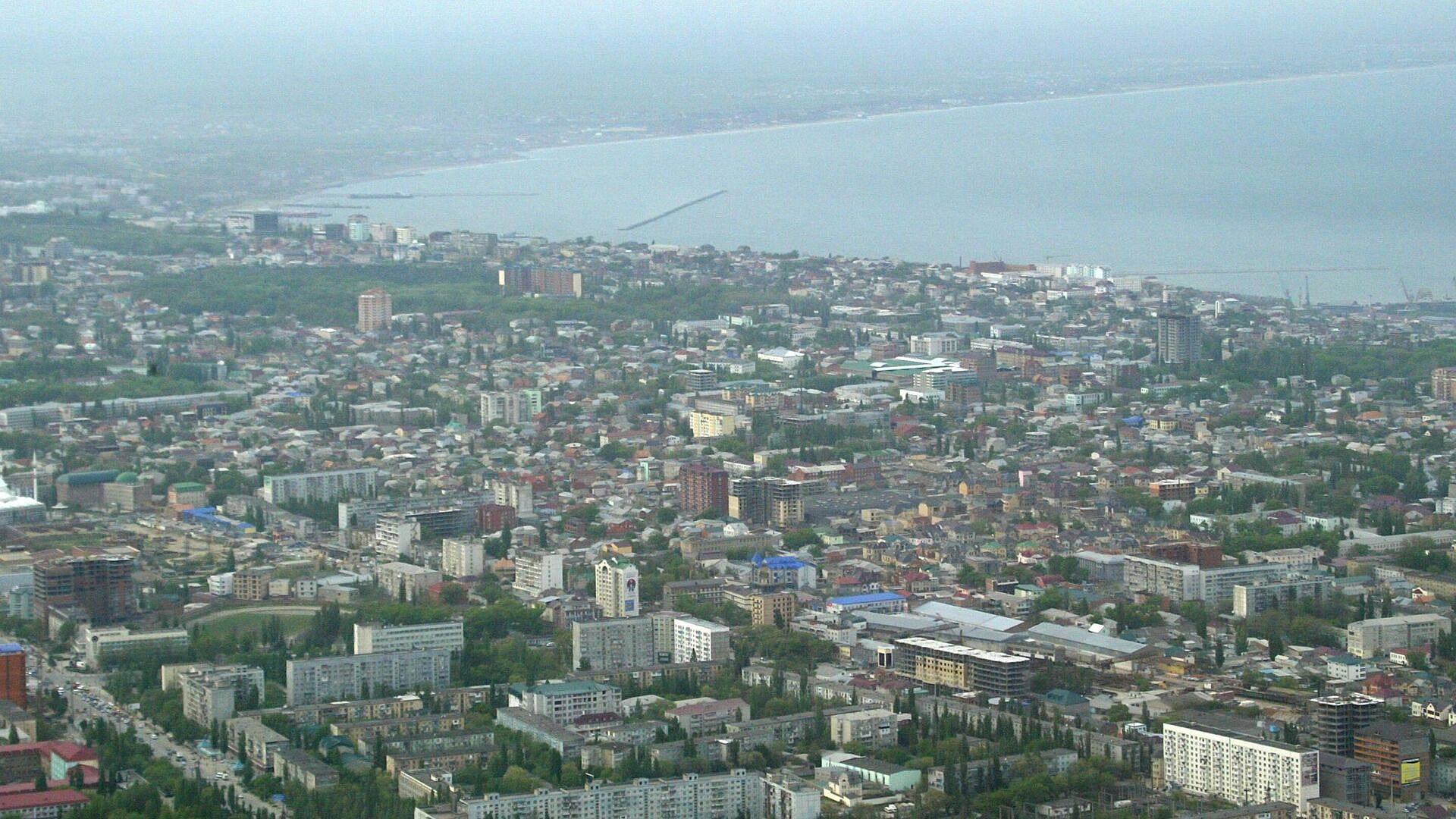 Движение транспорта закрыто на объезде Махачкалы из-за разрушения дороги