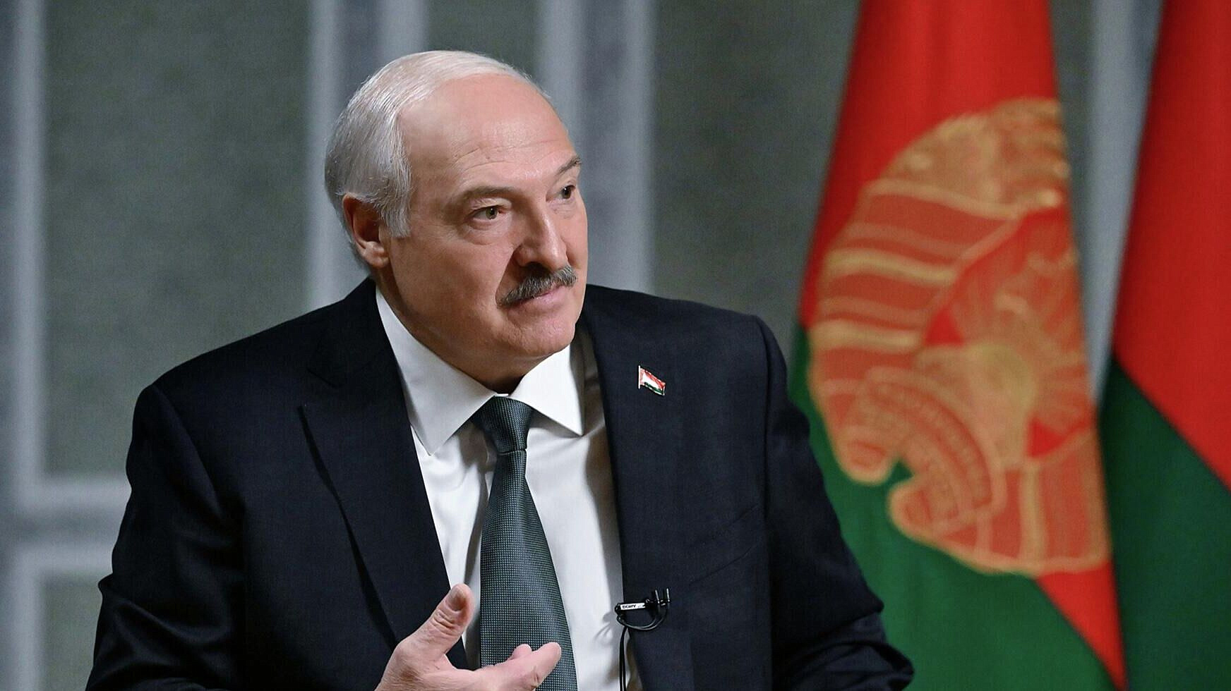 Лукашенко объяснил, что его нелюбовь к коррупции идет из детства