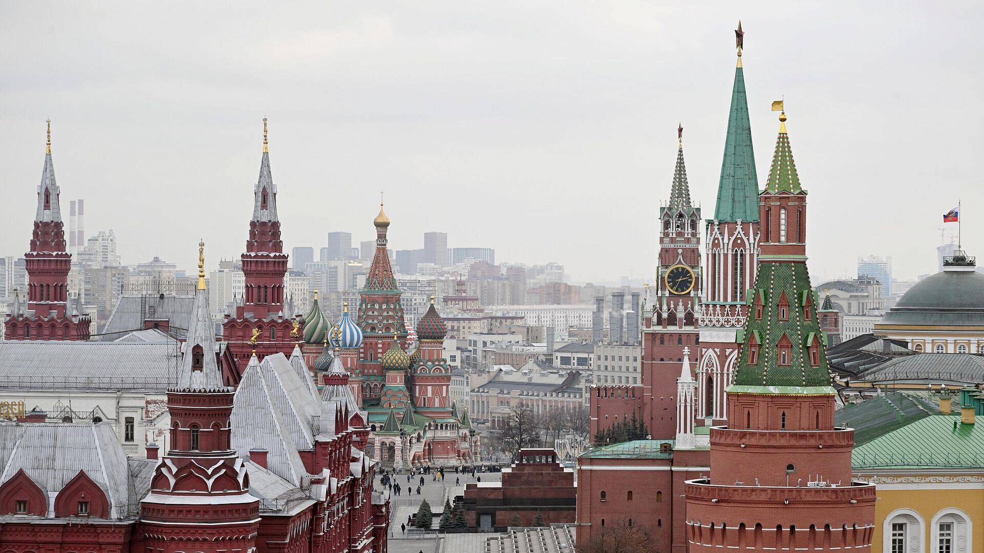 Опрос показал отношение иностранных туристов к своей поездкой в Россию