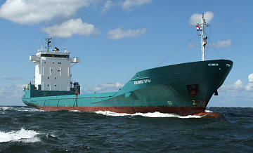 Из Санкт-Петербурга в Калининград начали ходить грузовые суда