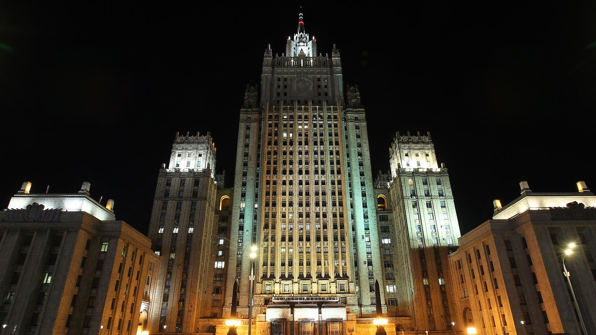 В МИД рассказали, зачем Запад использует международное право