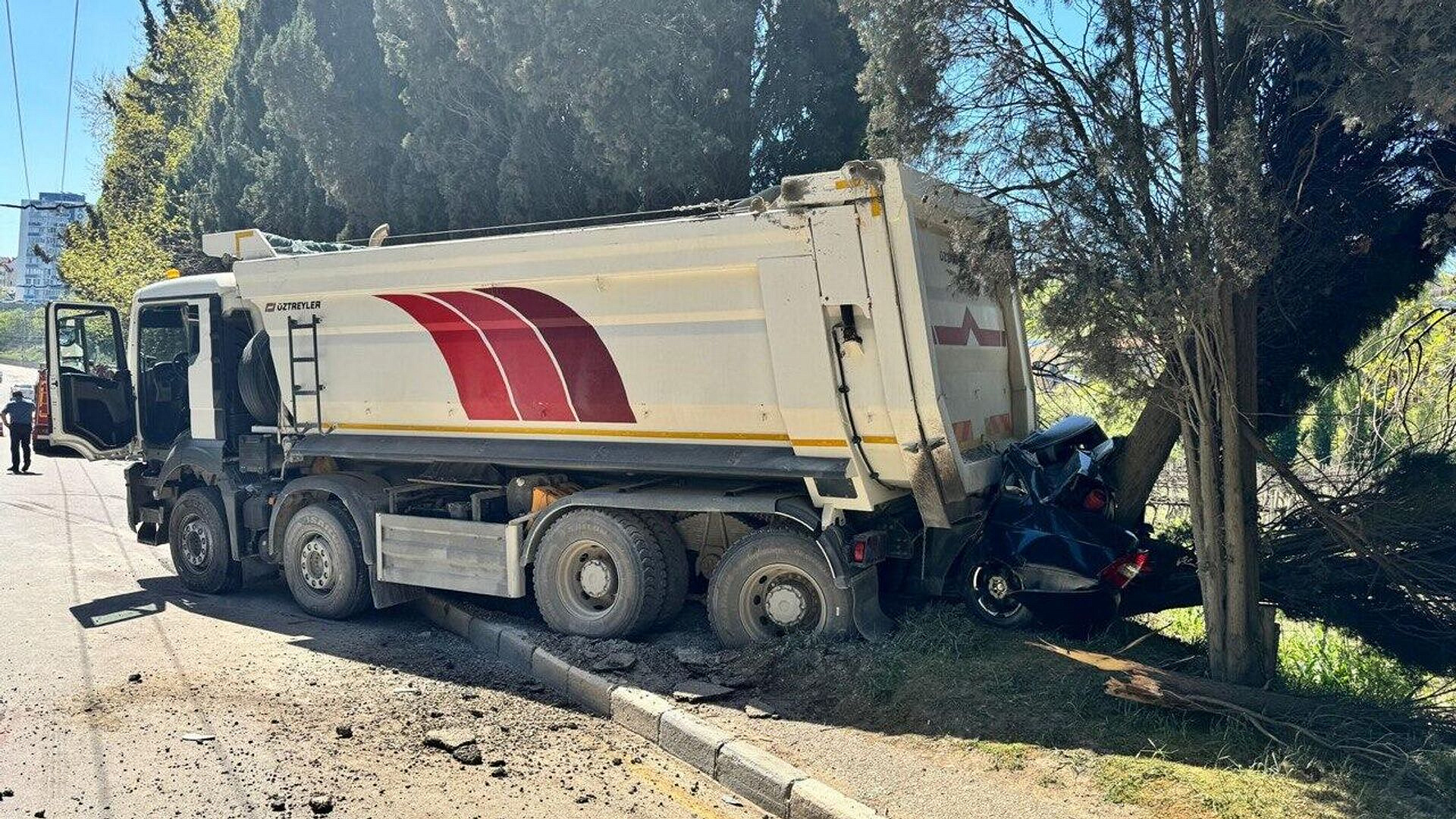В Крыму завели дело после смертельного ДТП с грузовиком и легковушкой