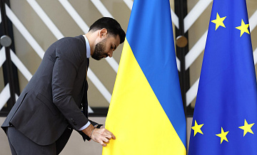 Европейская помощь застопорилась в критический для Киева момент, пишет NYT