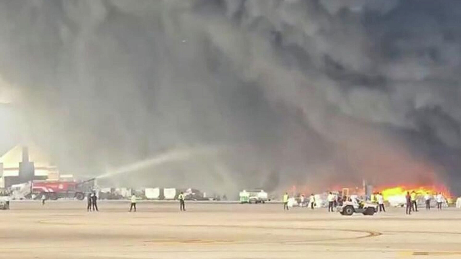 Пожар в аэропорту столицы Бангладеш Дакке удалось локализовать, пишут СМИ