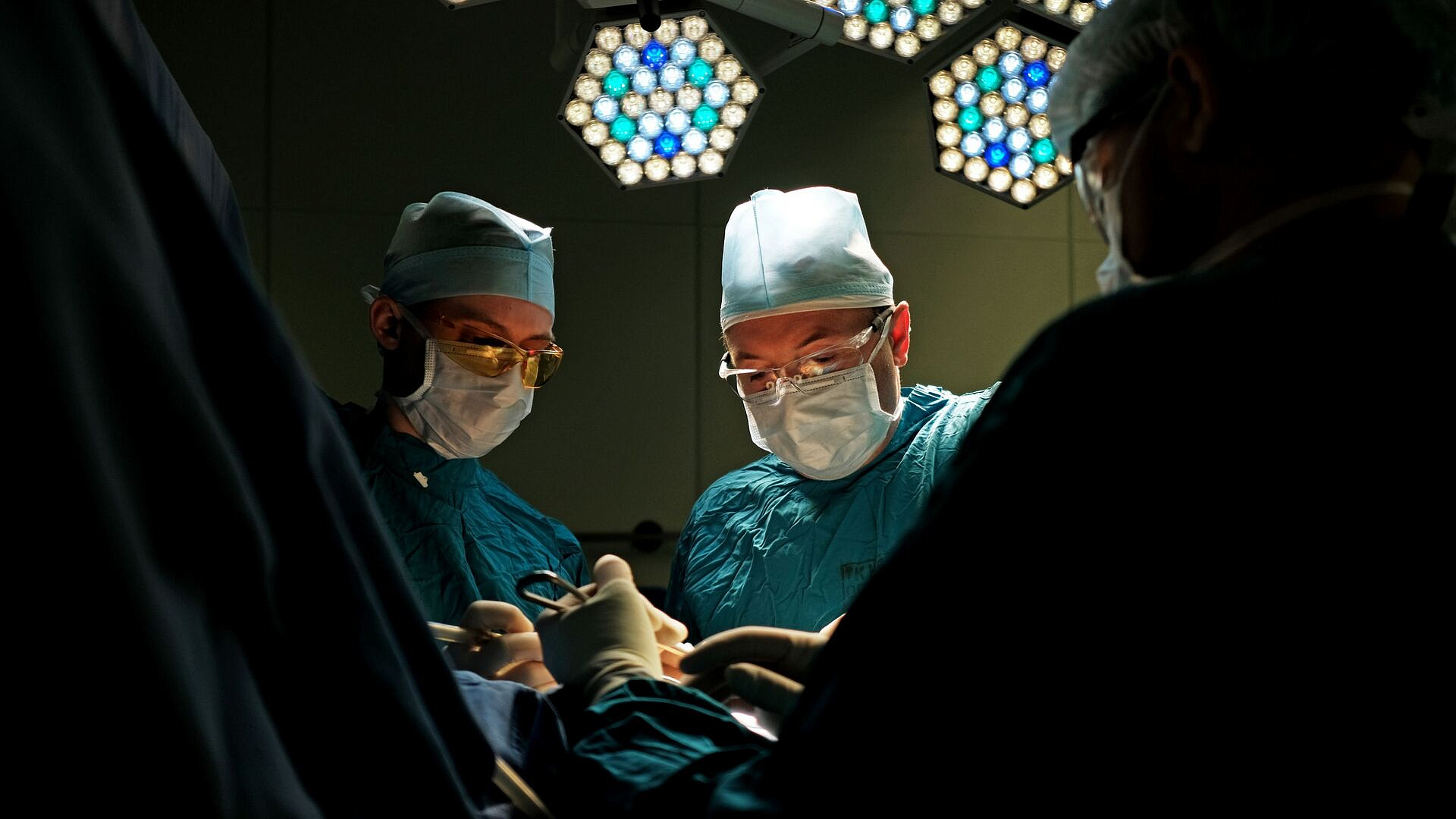 � ������������� ����� ������ ������� � �������� � ������