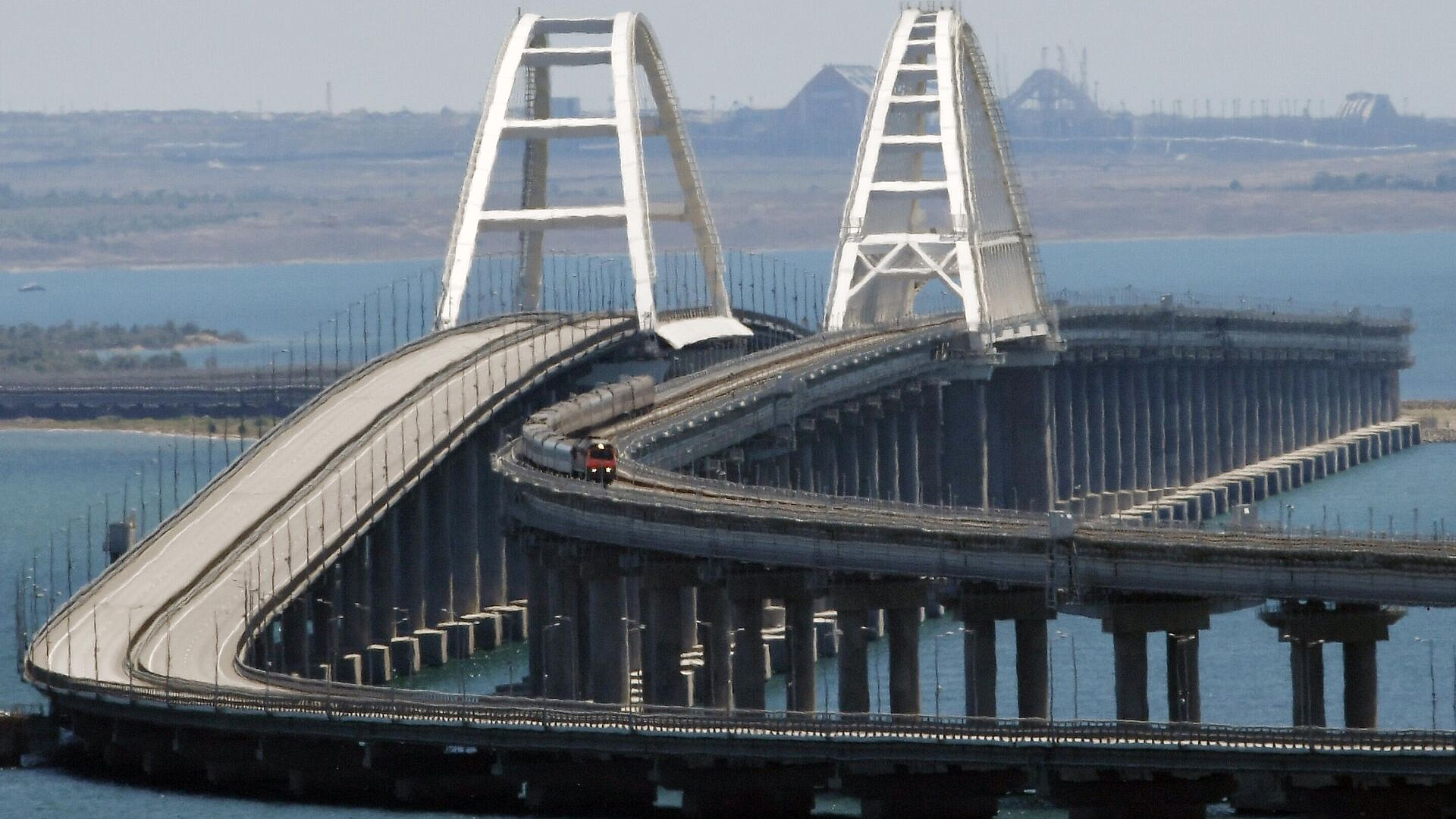 Все задержанные поезда в Крым и обратно введены в график