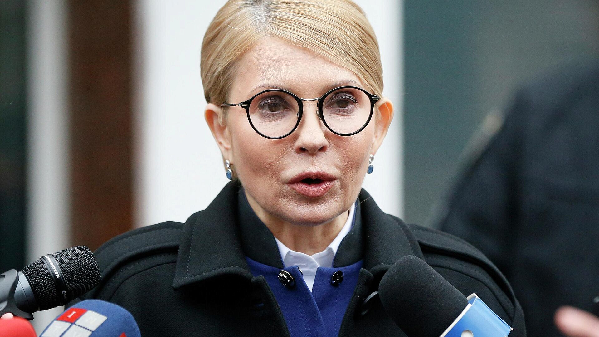 Суд на Украине вернул Тимошенко загранпаспорт, пишут СМИ