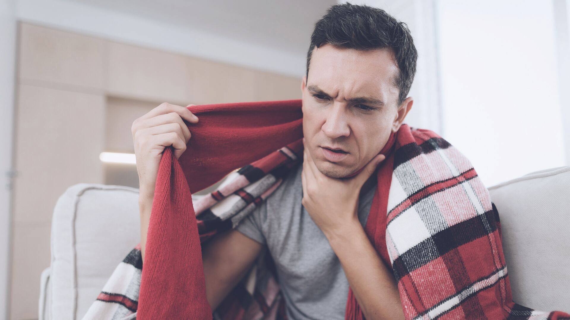 В Минтруде рассказали, можно ли уволить сотрудника на больничном