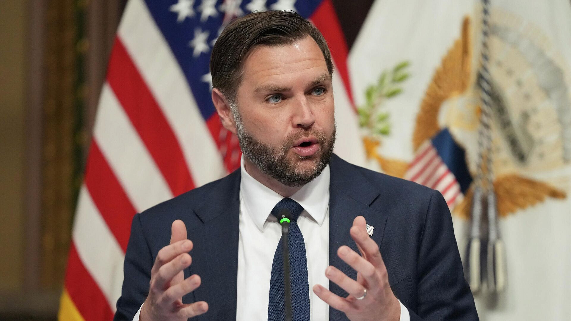 США сократят военное присутствие США на Ближнем Востоке, заявил Вэнс