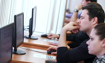 Мужчину оштрафовали за встроенную в куртку камеру на экзамене по ПДД