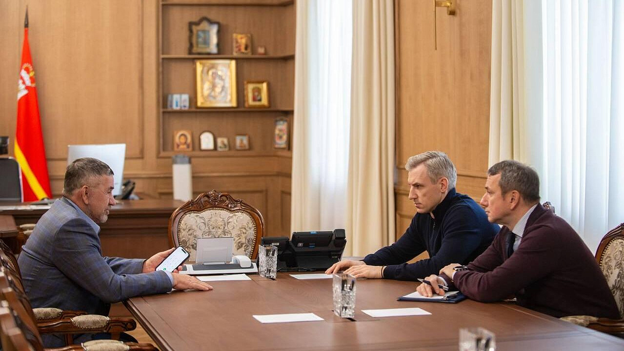 Анохин и Куницкий обсудили взаимодействие Смоленщины и ПАО "Дорогобуж"