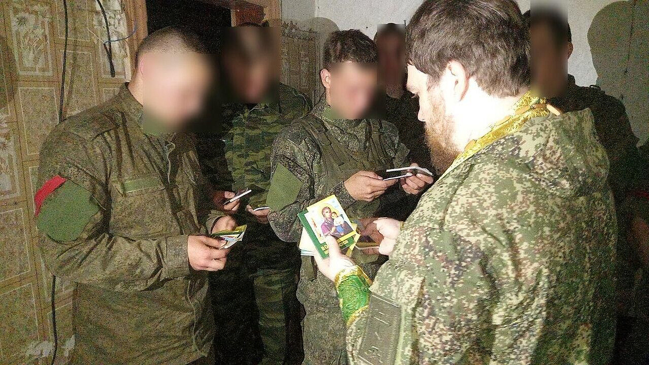 Введены должности помощников командующих округов по работе с верующими