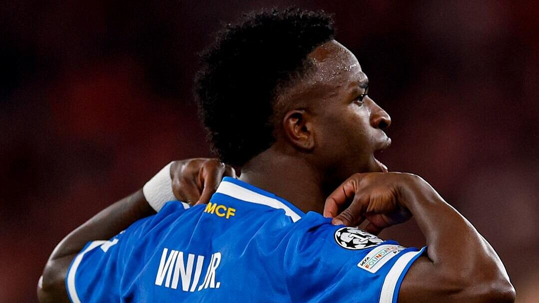 УЕФА оштрафовал "Бенфику" за расистское поведение болельщиков