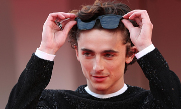 Тимоти Шаламе получил "Золотой глобус" за лучшую мужскую роль