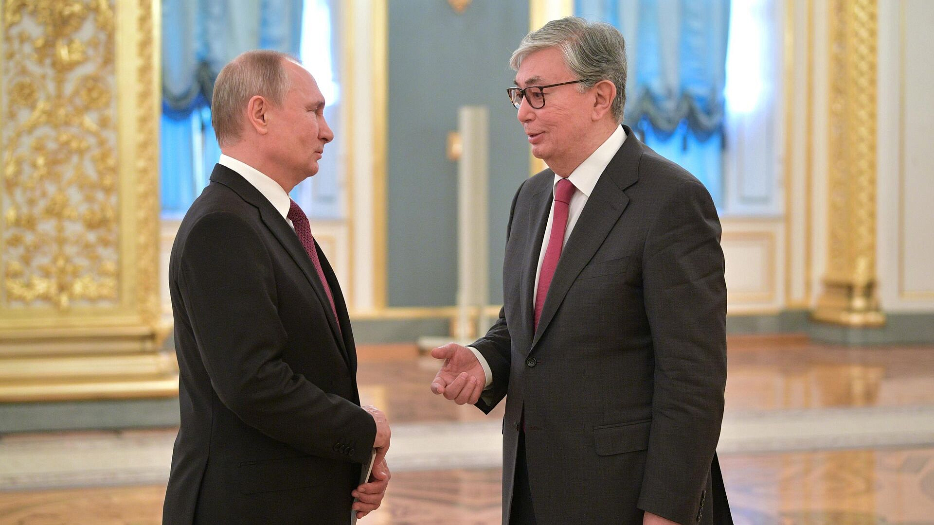 Путин и Токаев обсудили подготовку к двусторонним мероприятиям