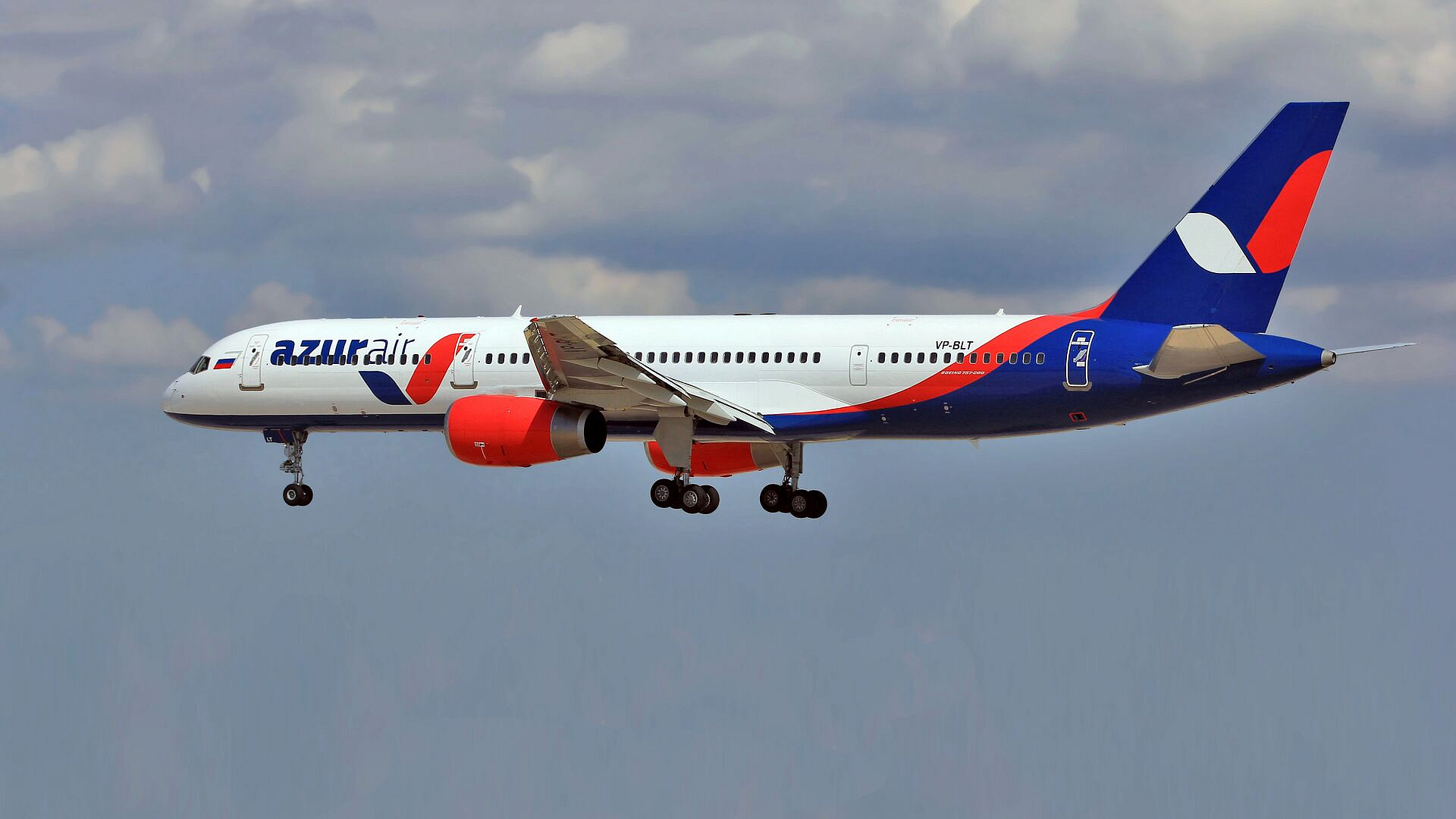 Пассажиры рейса Azur Air, незапланированно севшего в Янгоне, не пострадали