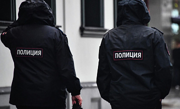 В Петербурге школьница передала деньги аферистам, выбросив рюкзак из окна