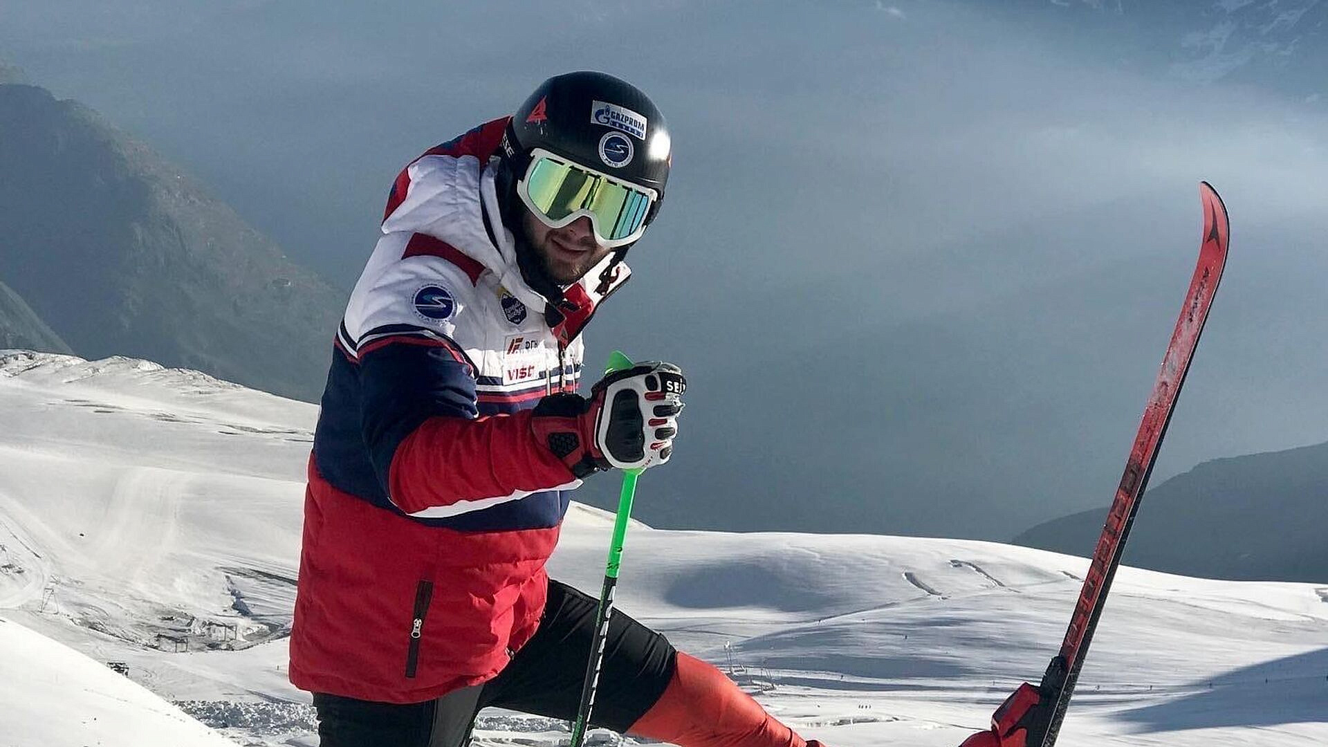 Горнолыжник Кузнецов победил в гигантском слаломе на ЧР