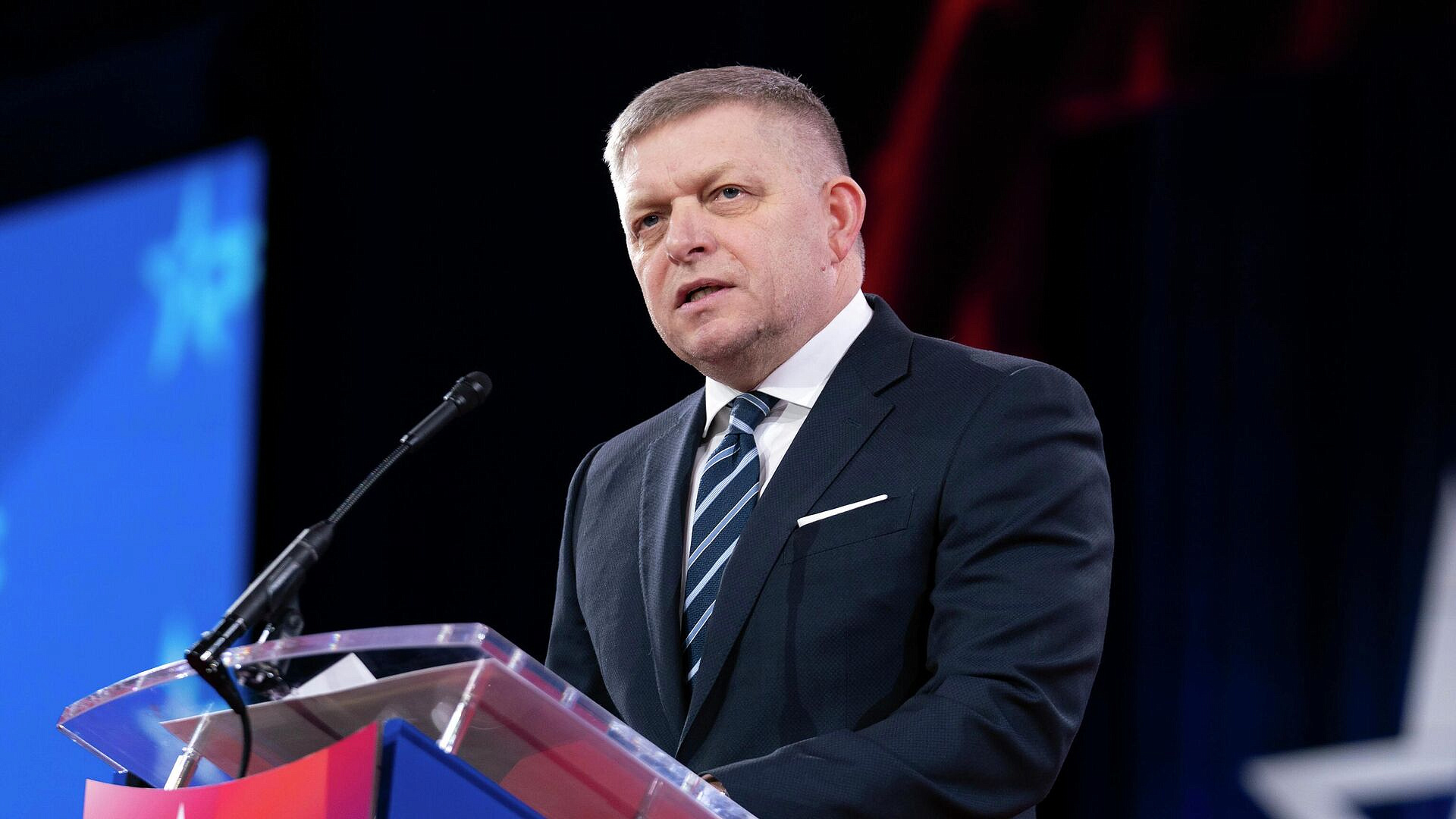 Политики ЕС звонят и хотят узнать о разговоре с Путиным, заявил Фицо