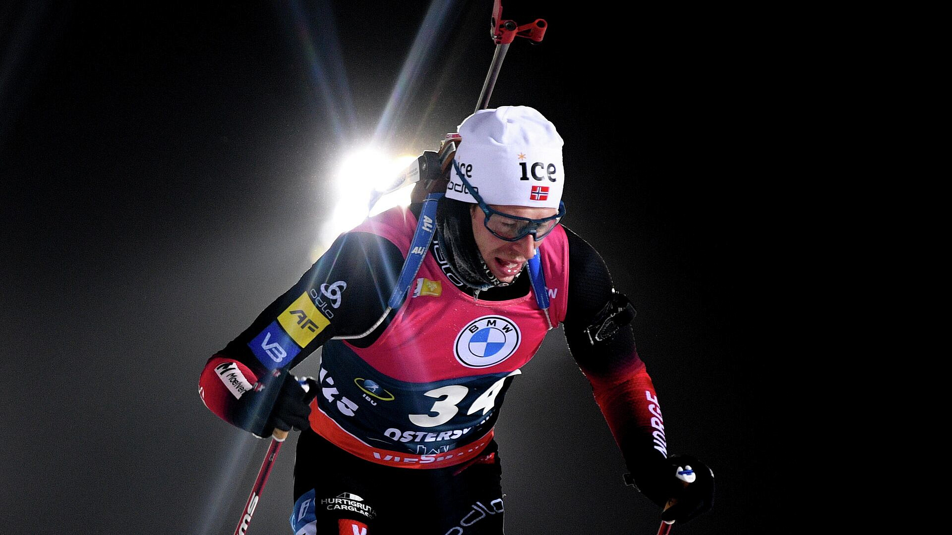 Норвежец Легрейд выиграл масс-старт на этапе Кубка мира по биатлону